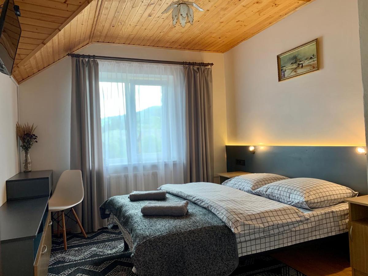 Hotel Ніч Над Карпатами Slawske Exterior foto