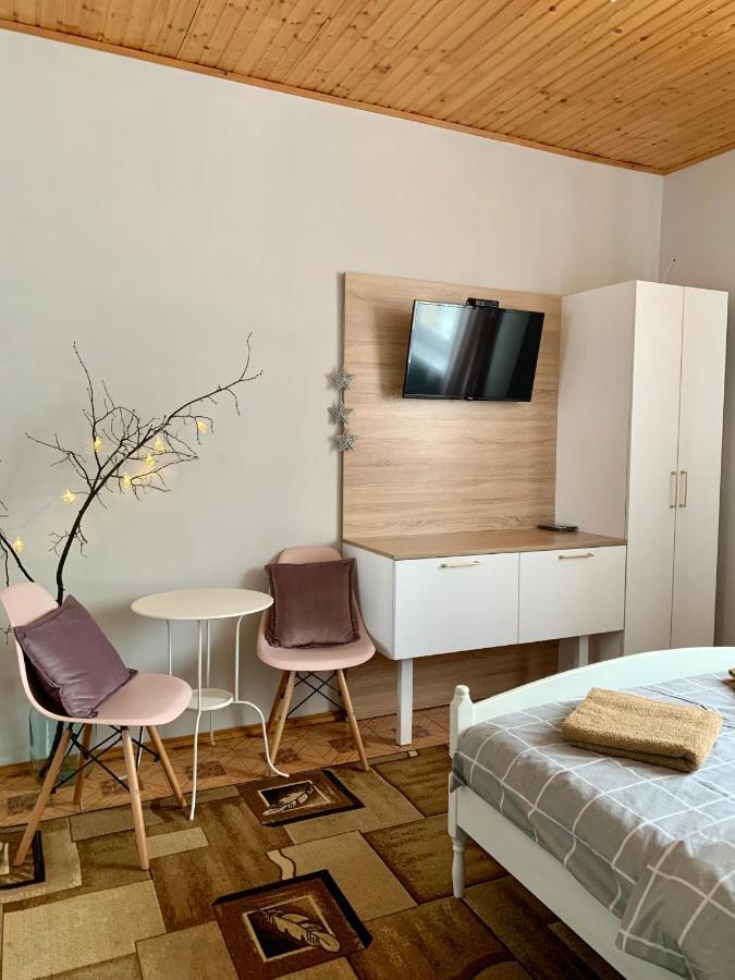 Hotel Ніч Над Карпатами Slawske Exterior foto