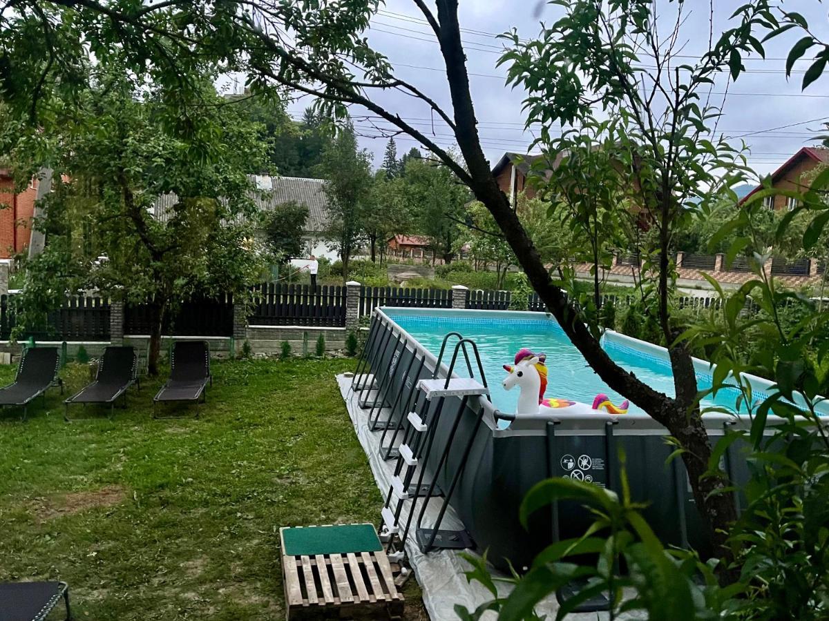 Hotel Ніч Над Карпатами Slawske Exterior foto