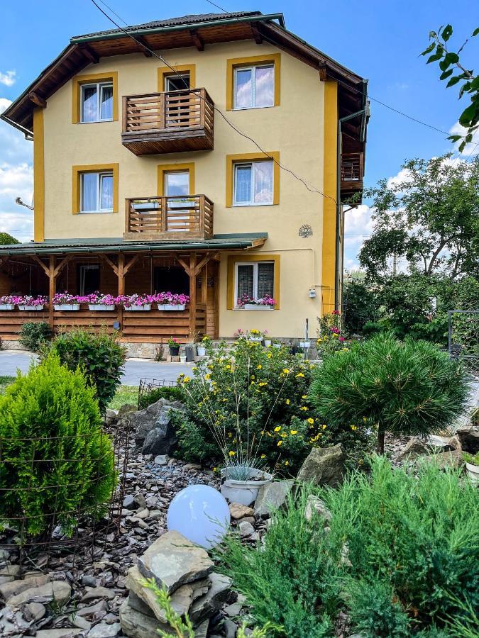 Hotel Ніч Над Карпатами Slawske Exterior foto