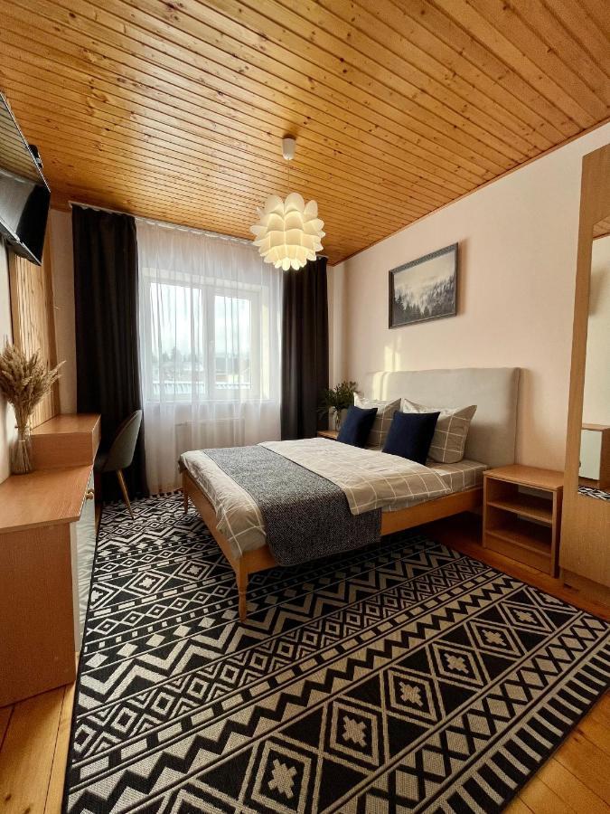 Hotel Ніч Над Карпатами Slawske Exterior foto