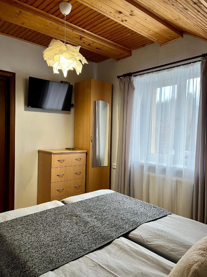 Hotel Ніч Над Карпатами Slawske Exterior foto